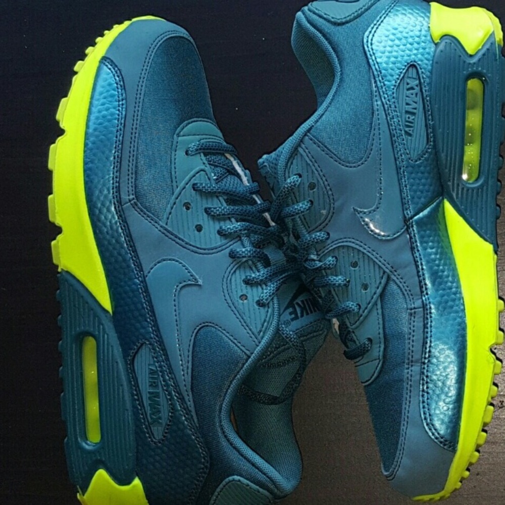 Women Nike sneakers